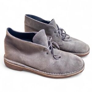 Men's Gray Suede Chukka Boots Clarks